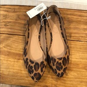 Leopard pointed toe flats size 7.5